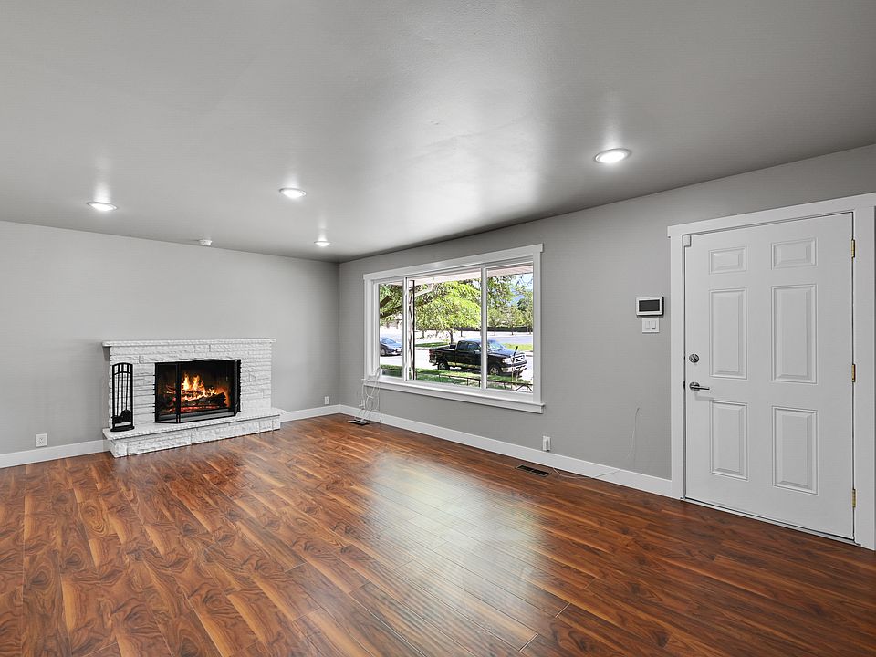 1st image of 603 E Greenwood Ave