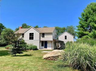 82 Abel Hart Ln, Tiverton, RI 02878