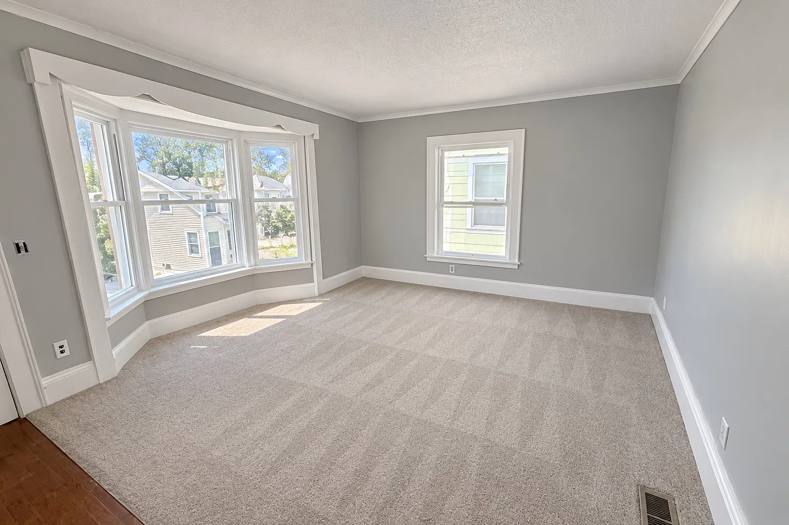 116 Earl St — Photo 3