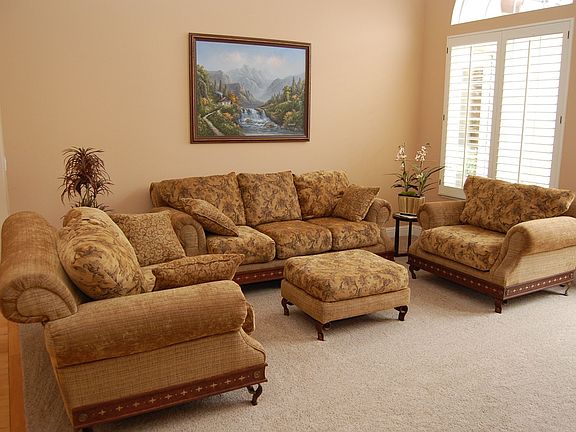 Entertainers Living Room