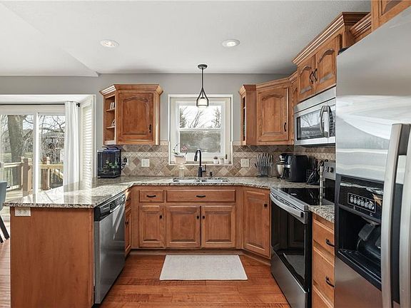 4th image of 4704 Donnelly Dr