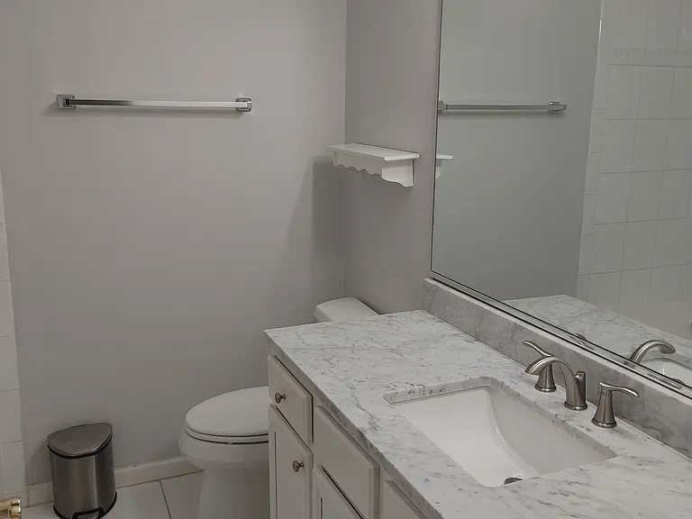 1102 N Marshfield Ave #1W — Photo 15