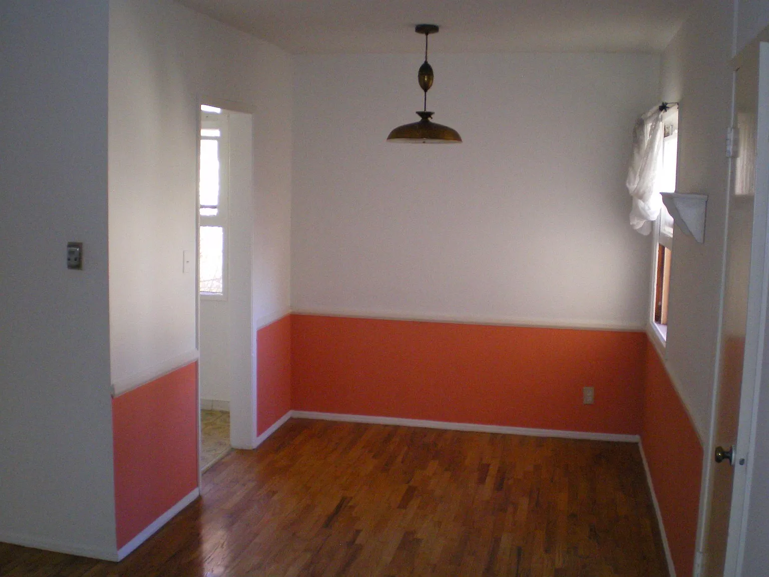 2 bed, 800 sqft, $2,400 — Photo 3