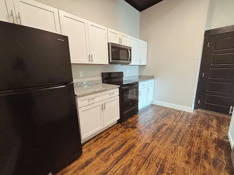 202 S Main St #213 — Photo 3
