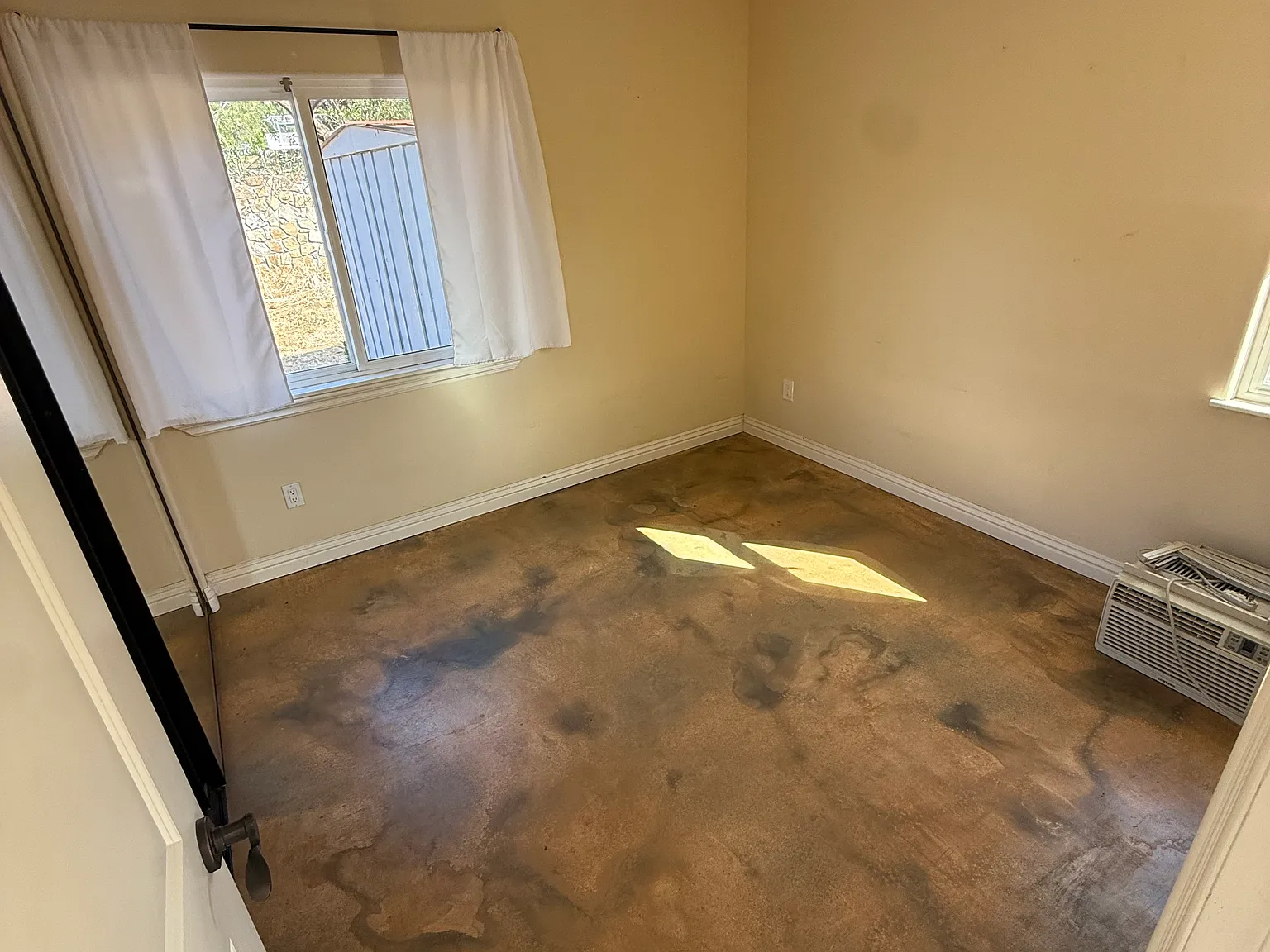 2 bed, 800 sqft, $3,100 — Photo 3