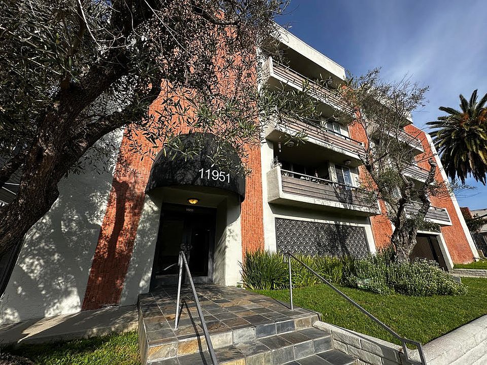 1st image of 11951 Mayfield Ave