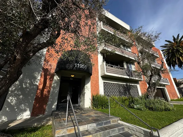 11951 Mayfield Ave, Los Angeles, CA 90049