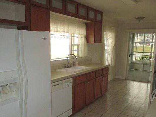 4th image of 11907 Metcalf Way