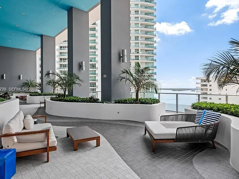 1300 Brickell Bay Dr #1007 — Photo 35