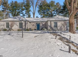 1 Aspen Dr, Chester, NJ 07930