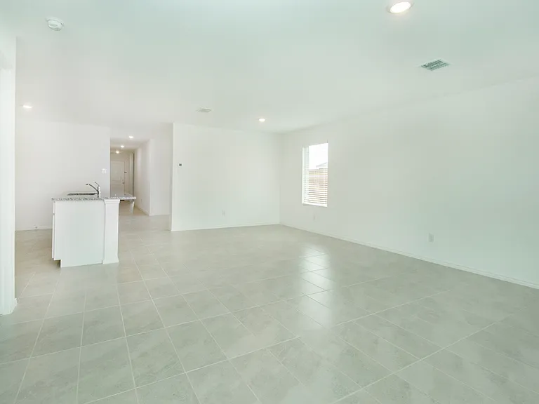 2905 Kings Table Ct — Photo 2