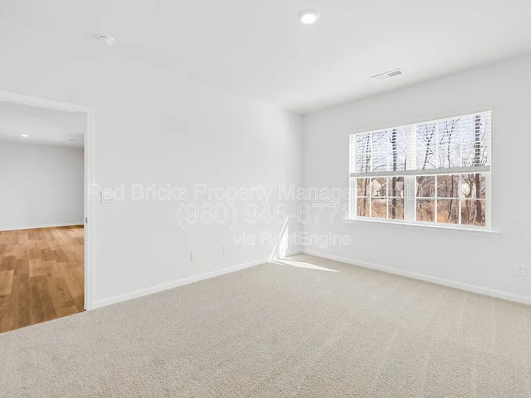 1312 Secrest Commons Dr — Photo 15
