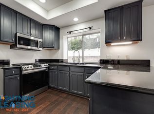 6014 Evenhaim Ln, Tarzana, CA 91356