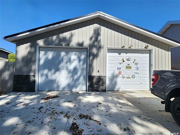 2nd image of 629 Mann Ave