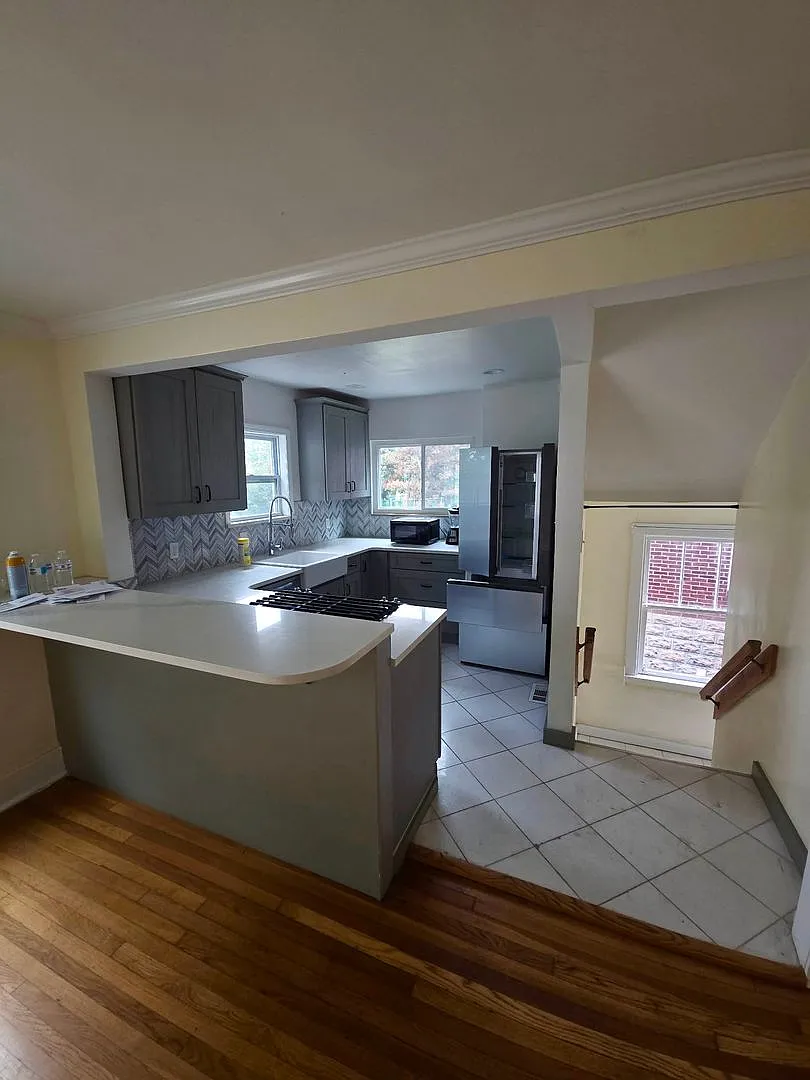 3 Bed, 2 Bath Home in Squirrel Hill - Conveniently Located - Available Early October! — Photo 4