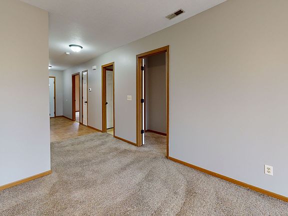 4th image of 4609 Hunters Glen Dr APT A