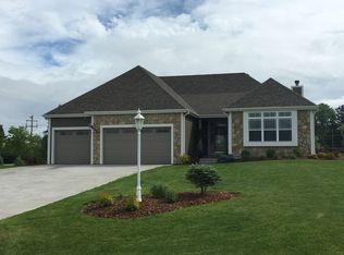 W351N5990 Westshore Ct, Oconomowoc, WI 53066