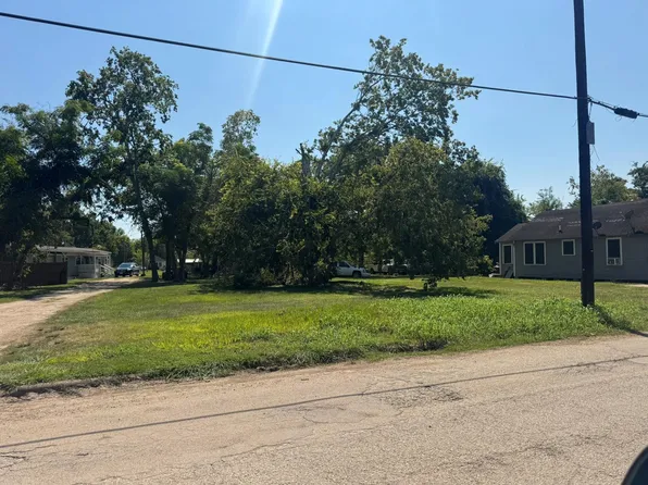 915 W Milam St Lot 5-6A-6B, Wharton, TX 77488