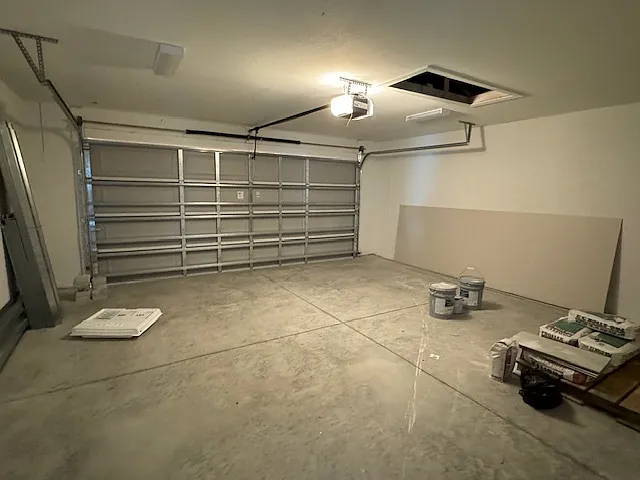 4 bed, 1683 sqft, $2,550 — Photo 2