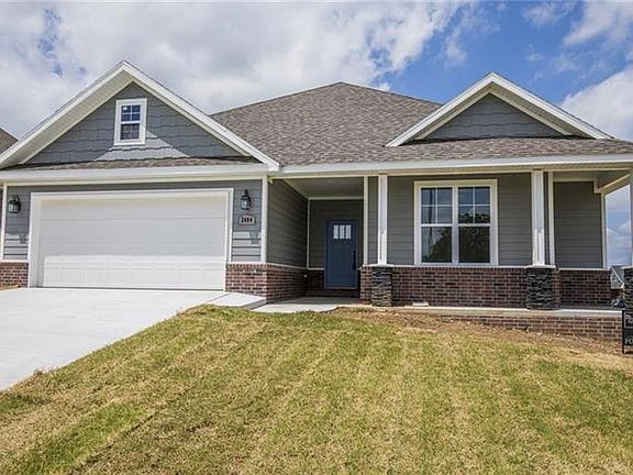 2nd image of 2404 Brook Ln