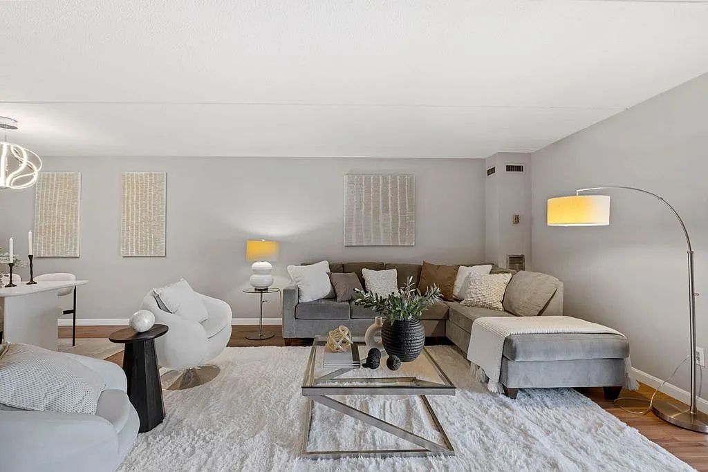 2 bed, 1200 sqft, $3,450 — Photo 4