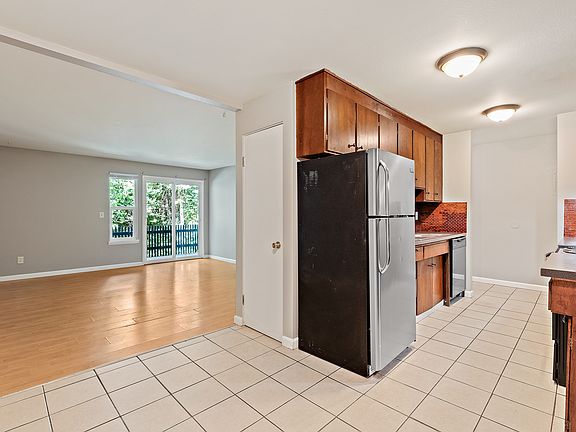 3rd image of 22521 30th Ave S #6