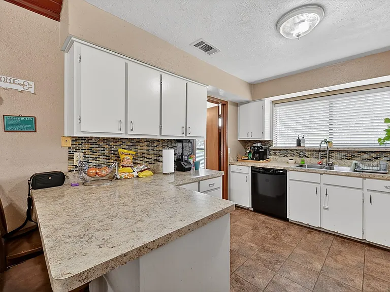 3921 Timberidge Dr — Photo 10