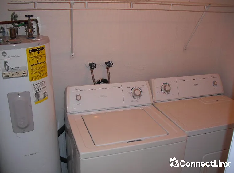 630 SW 7th Ave — Photo 5