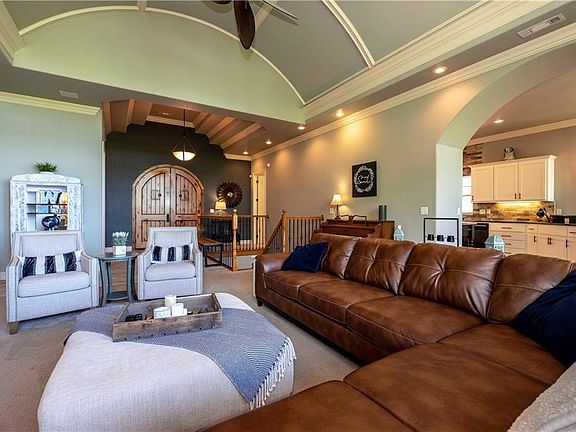 4th image of 16 Lesbury Ln