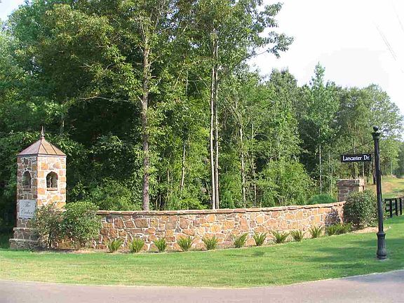 3rd image of 50 Hanover Dr Lot 40