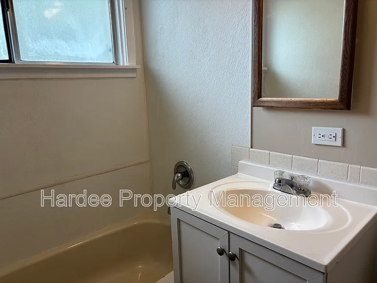 2714 W Kathryn St — Photo 9