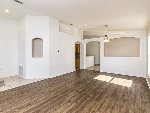 5th image of 2143 Colonial Woods Blvd