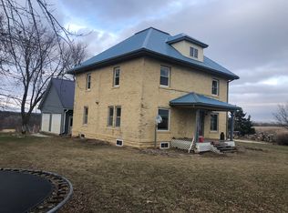 5998 Harding Rd, Elgin, IA 52141