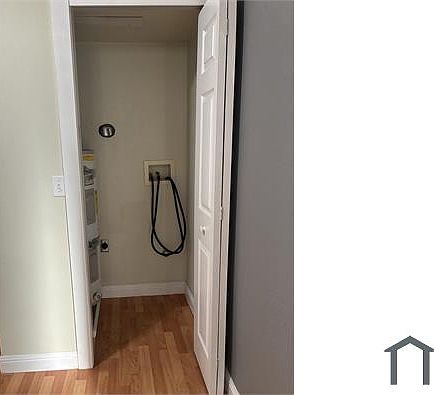 4th image of 713 Peterson St Unit B