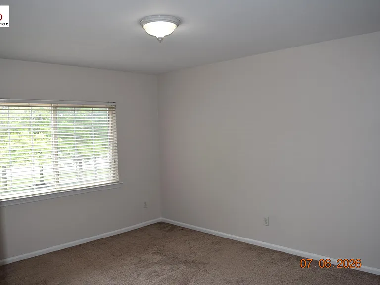 1566 Heron Cir — Photo 11