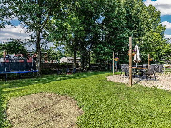 5th image of 1348 Covedale Ln