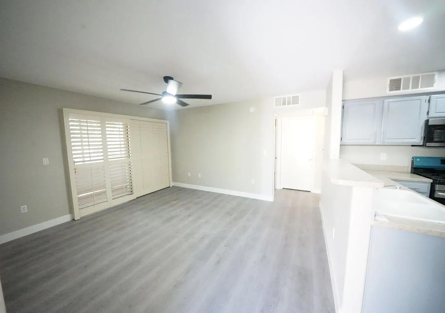 Showings Available Now — Photo 4