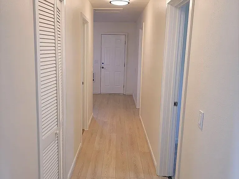 2 bed, 995 sqft, $1,995 — Photo 3