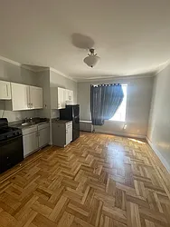 Rented by Chana Ofek, LREB