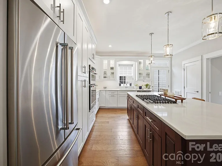 519 Griffith Village Ln — Photo 11
