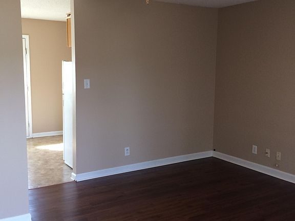 5th image of 414 Eddy St