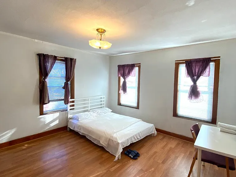 315 Highland Ave — Photo 2