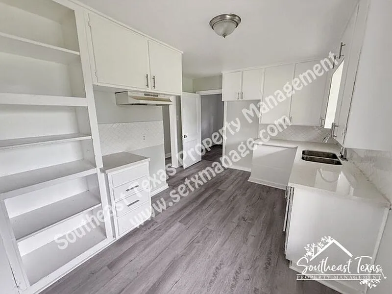 3 bed, 2.0 bath, 1324 sqft, $1,500 — Photo 3