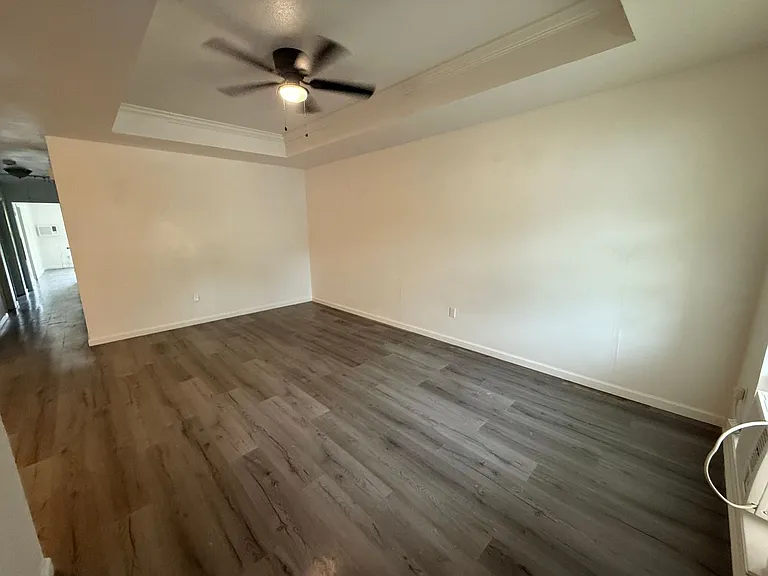 2041-2043 Helm Dr — Photo 28