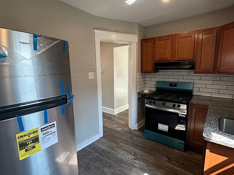 2527 Edgemont Ave — Photo 26