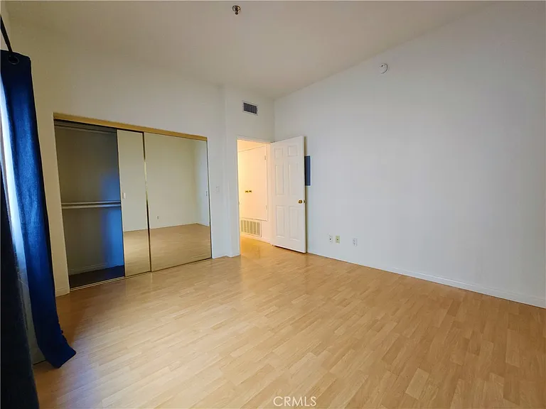 10630 Moorpark St #104 — Photo 22