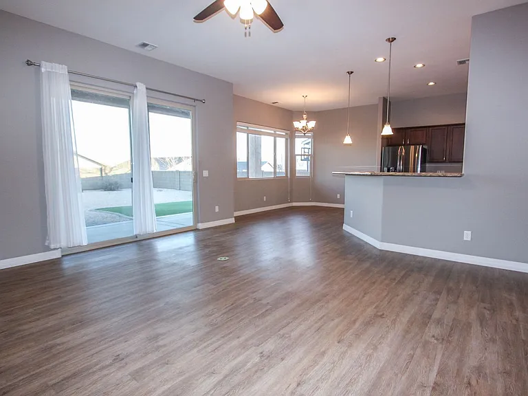 6144 E Belton Ln — Photo 2