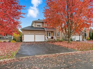 17 Olde Towne Ave, Russell, ON K4R 0A5