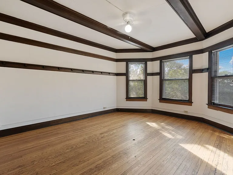 2335 W Wisconsin Ave — Photo 5