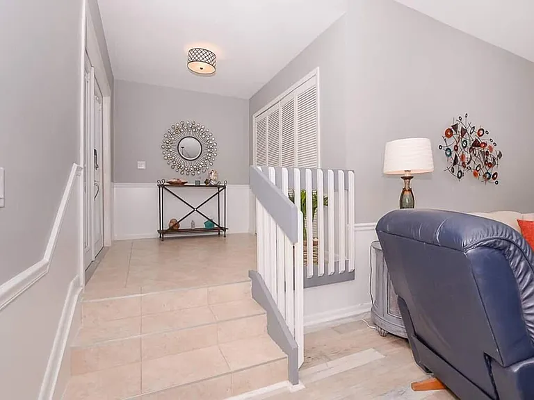 4031 NE Breakwater Dr — Photo 5